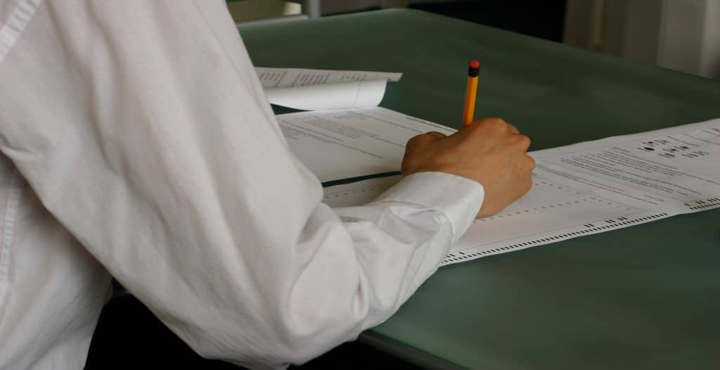 CUET (UG) 2022 : Let's have a look at the Frequently Asked Questions (FAQs) for the most significant exam of the year!