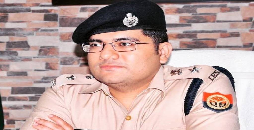 IPS Akash Tomar Biography: Grab All the UPSC Notes Provided by Him